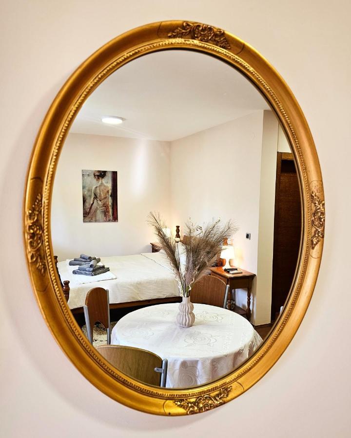 Trio Apartment